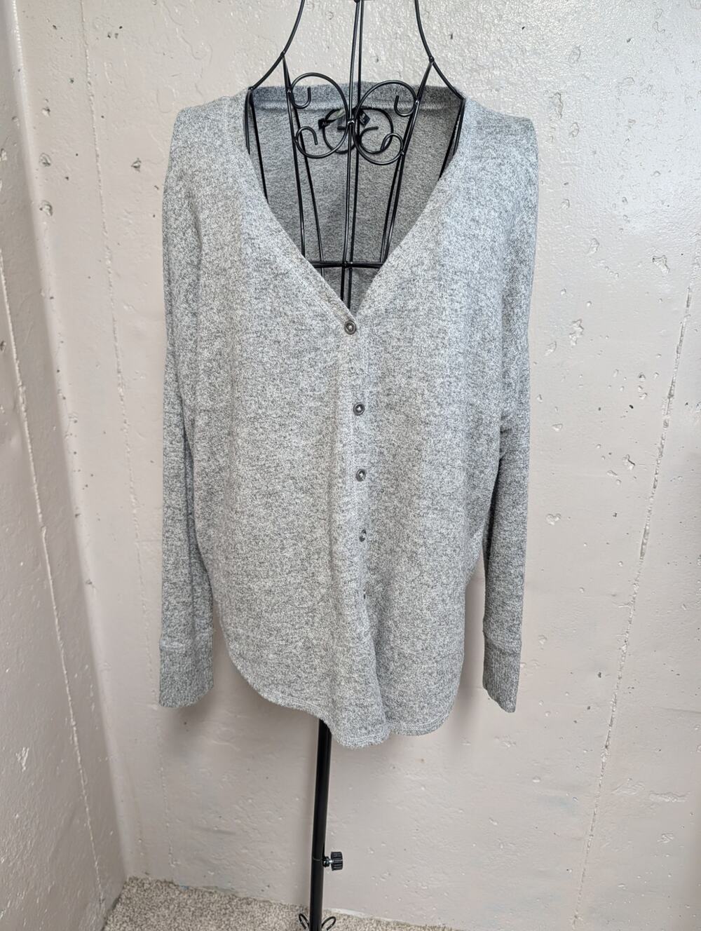 Abercrombie & Fitch Cozy Fuzzy Gray V Neck Button Cardigan Sweater Small